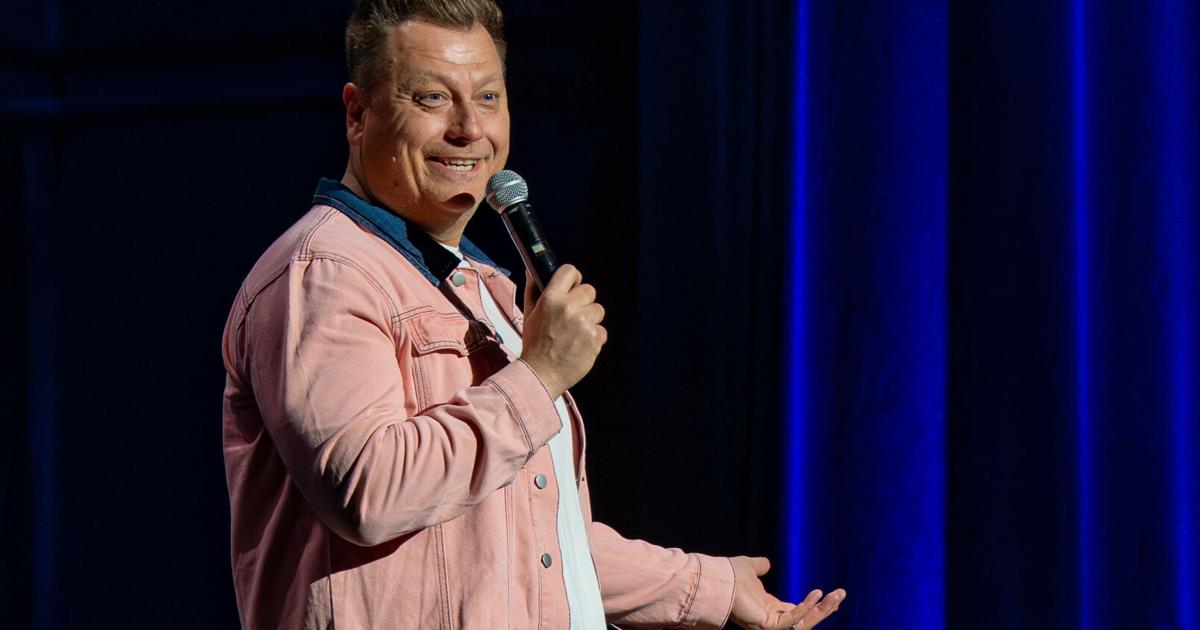 Jimmy Failla performing on tour